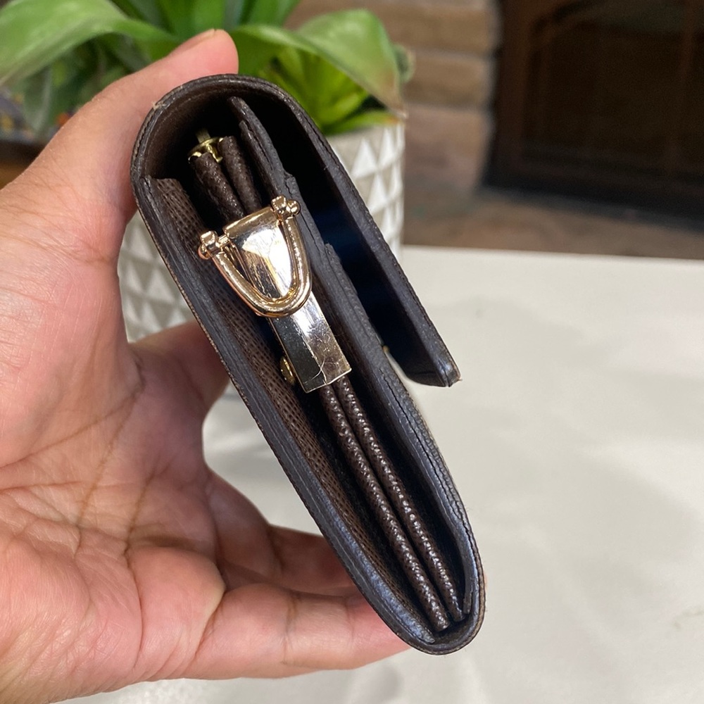 Authentic Lv - image 6